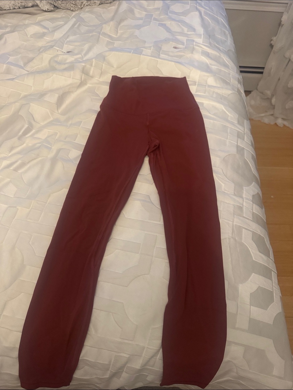 Burgandy redish lululemon leggings size 0 length 25 great condition